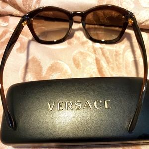 NWOT VERSACE HAVANA BROWN SUNGLASS